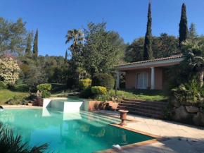 Luxueux Cocon avec parc paysagé avec piscine XXL à débordement, mer et plages 15 minutes
